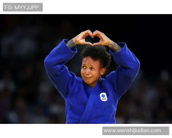 法国足球明星与柔道的奇妙交汇探索运动员多元化的魅力与挑战 法国足球明星与柔道的奇妙交汇探索运动员多元化的魅力与挑战