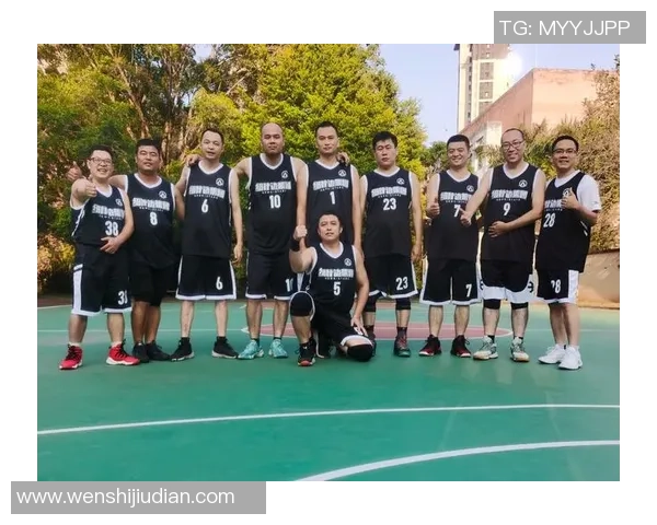 赛后复盘:深圳篮球队与杭州篮球队的团队协作与战术分析 赛后复盘:深圳篮球队与杭州篮球队的团队协作与战术分析