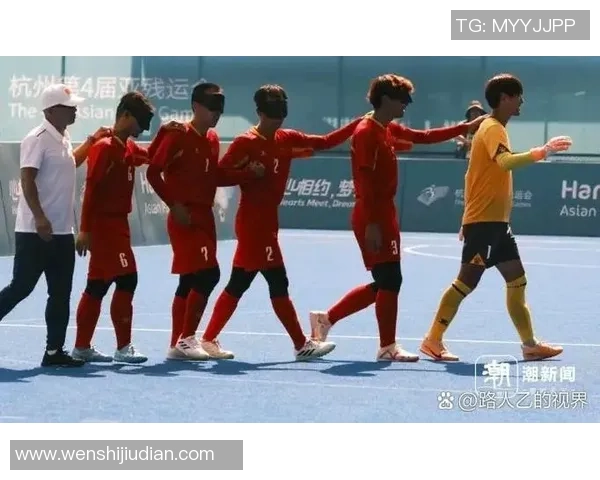 足球明星们的视力状况揭秘是否存在近视问题及其对比赛的影响分析 足球明星们的视力状况揭秘是否存在近视问题及其对比赛的影响分析