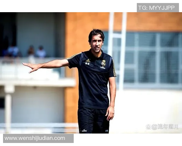 足球明星转会真实照片曝光引发球迷热议与关注 足球明星转会真实照片曝光引发球迷热议与关注